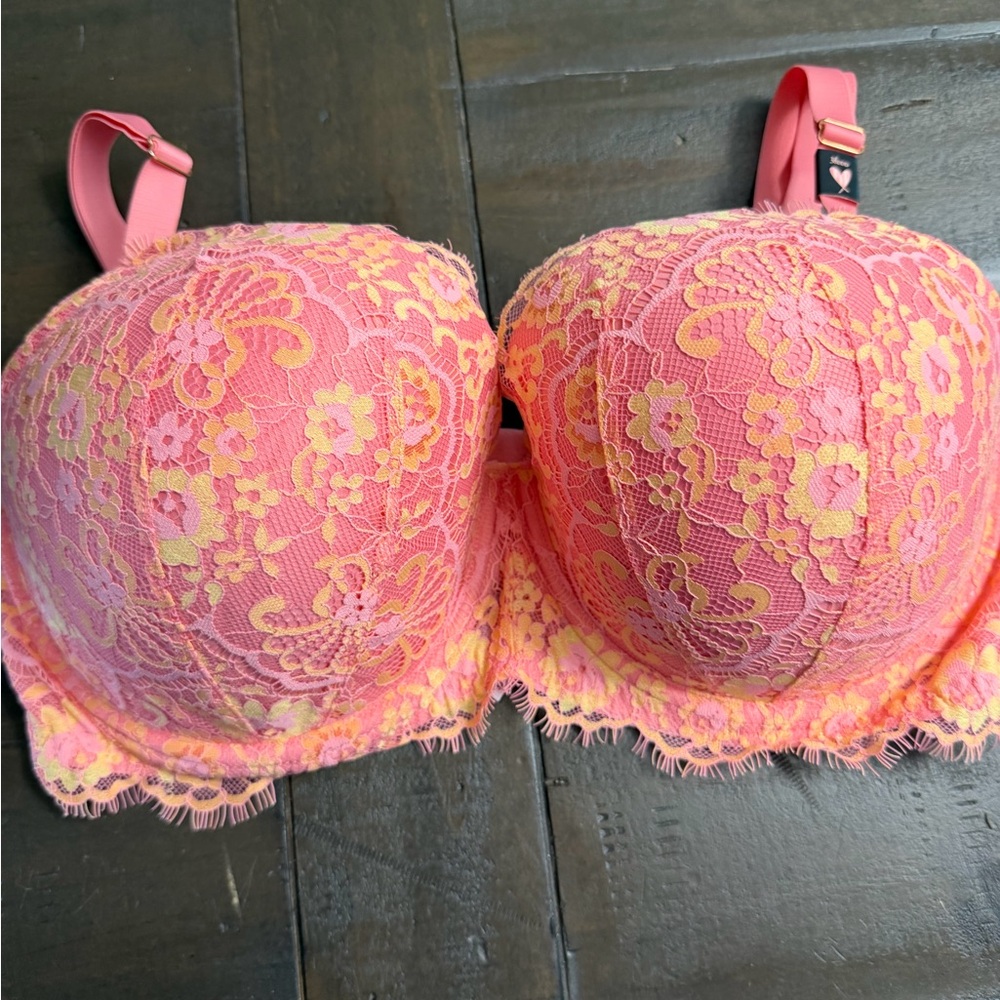 Victoria's Secret Coral Lace Bra